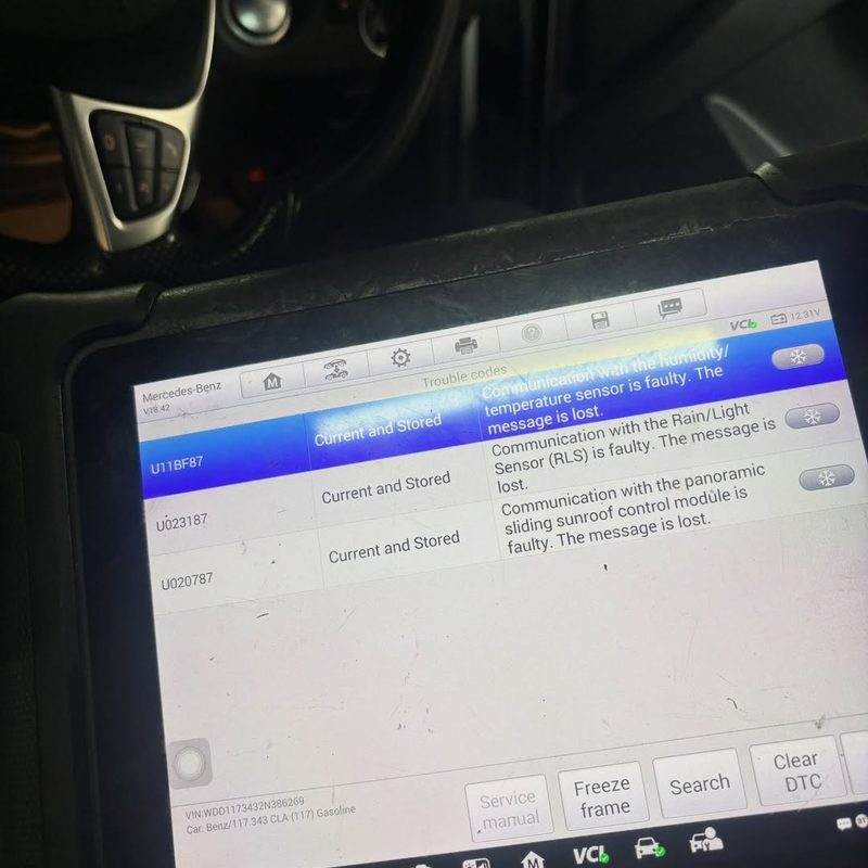 Mercedes CLA — panoramic sunroof diagnostics